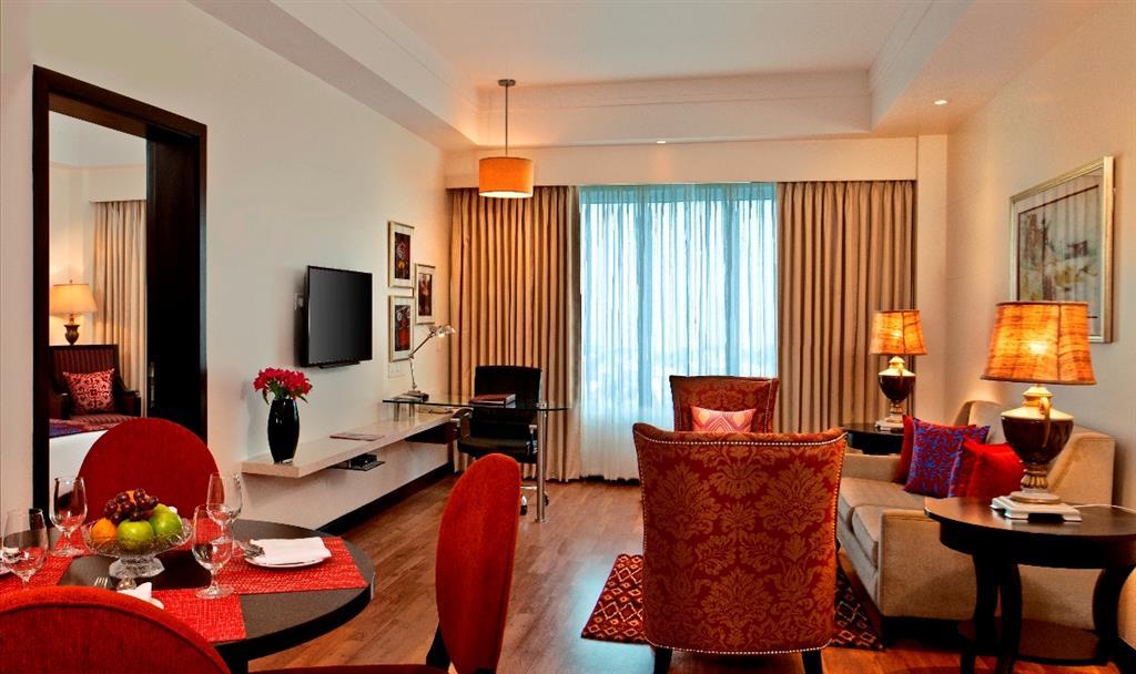 Fortune Jp Palace, Mysore - Member Itc Hotels' Group Rum bild Suite at the Taj Bengal