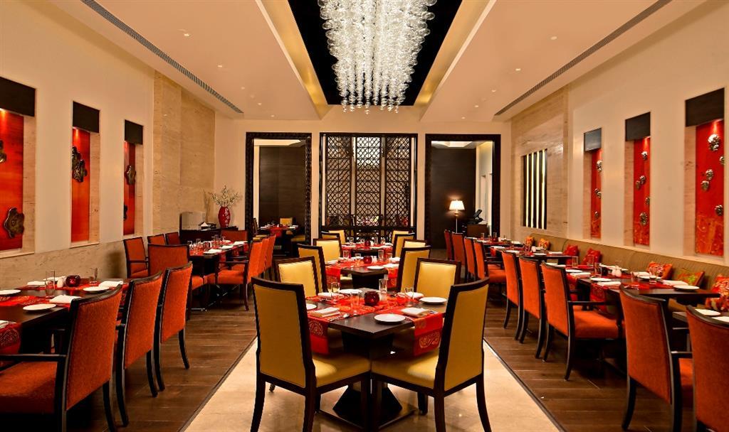 Fortune Jp Palace, Mysore - Member Itc Hotels' Group Restaurang bild The interior of the restaurant