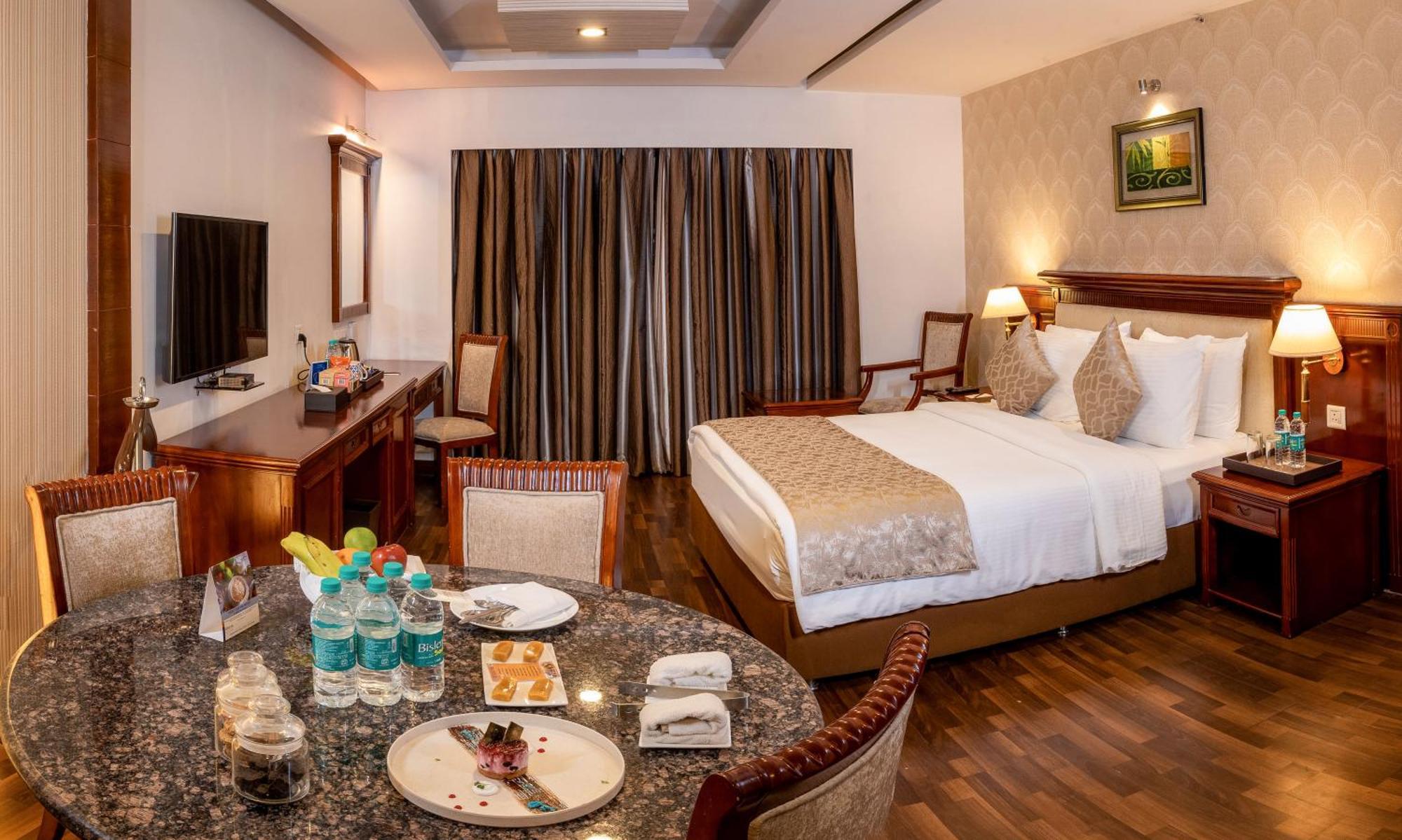 Fortune Jp Palace, Mysore - Member Itc Hotels' Group Exteriör bild A room at the hotel