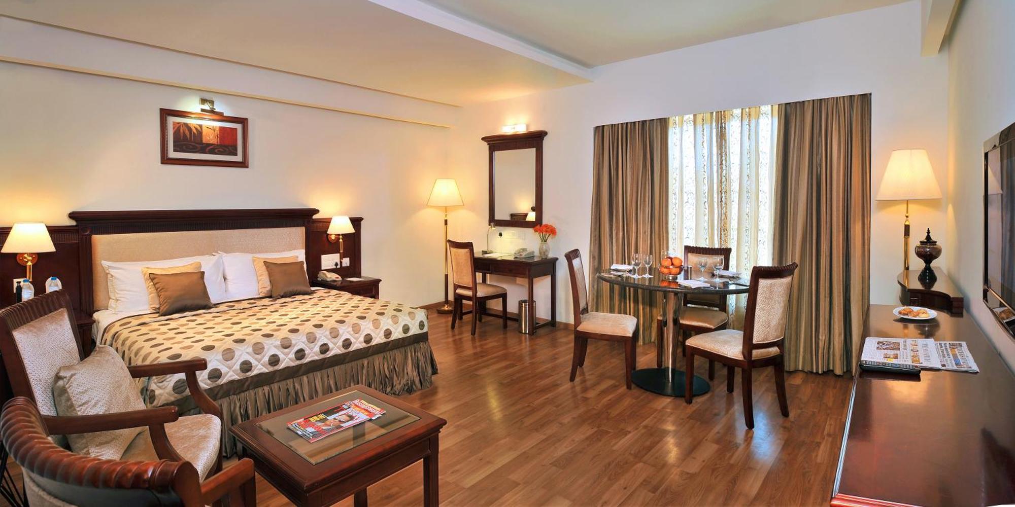 Fortune Jp Palace, Mysore - Member Itc Hotels' Group Exteriör bild A room at the hotel