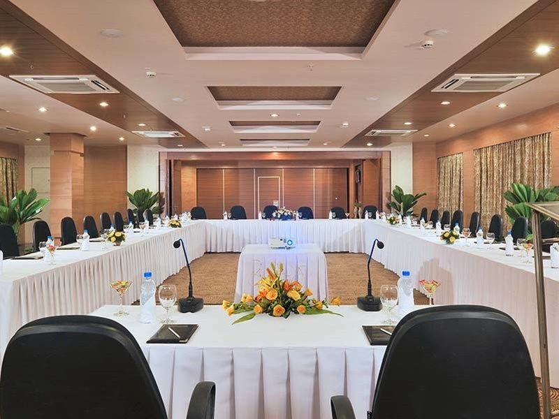 Fortune Jp Palace, Mysore - Member Itc Hotels' Group Exteriör bild The meeting room of the ASEAN Secretariat