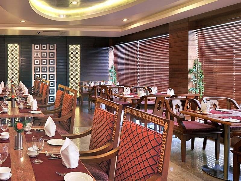 Fortune Jp Palace, Mysore - Member Itc Hotels' Group Exteriör bild The restaurant